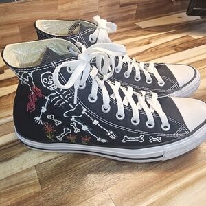 Converse Unisex Sneakers with Black Stitching